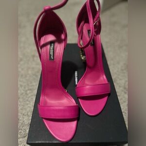 Dolce & Gabbana Size 41